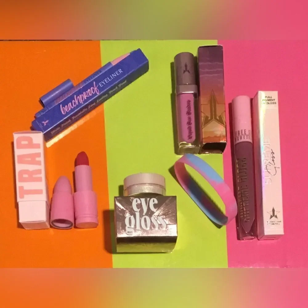 JEFFREE STAR COSMETICS MAGIC ESSENTIALS BUNDLE